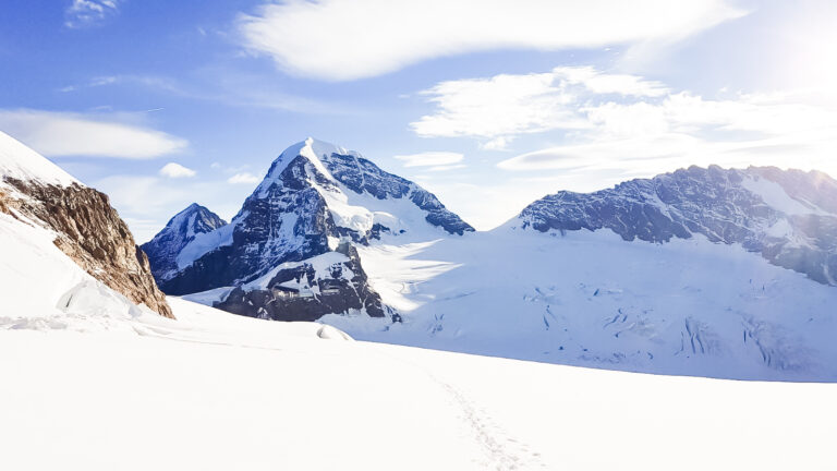 Mountain-Network-Berner-Oberland-Monch-en-Jungfrau-1