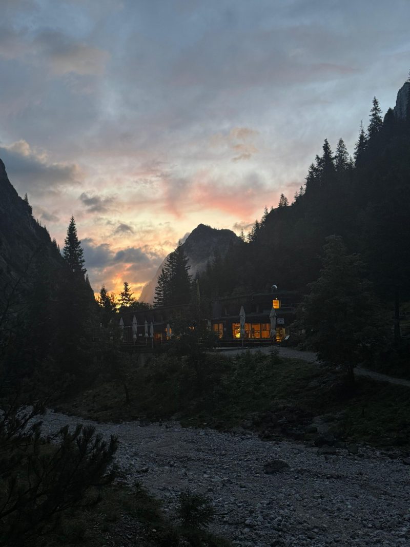 Höllentalangerhütte